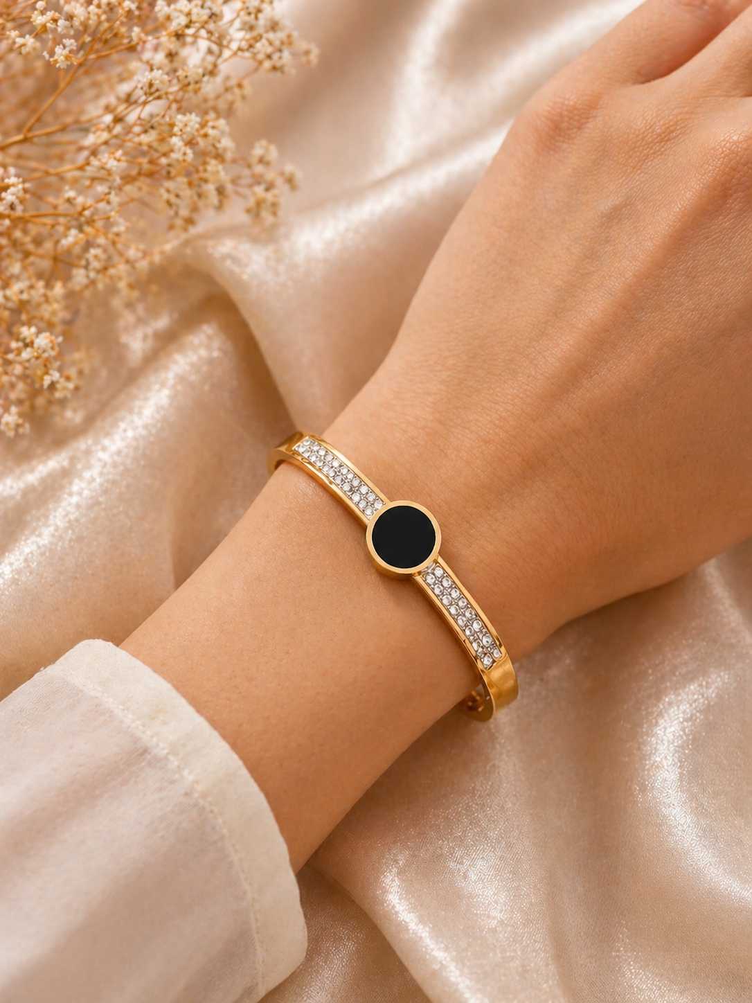Midnight Onyx & Pavé Essence Cuff Bangle in Radiant Gold-Tone